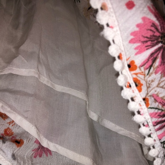 Comfy Floral Shorts! !!NWT!! - Picture 3 of 7